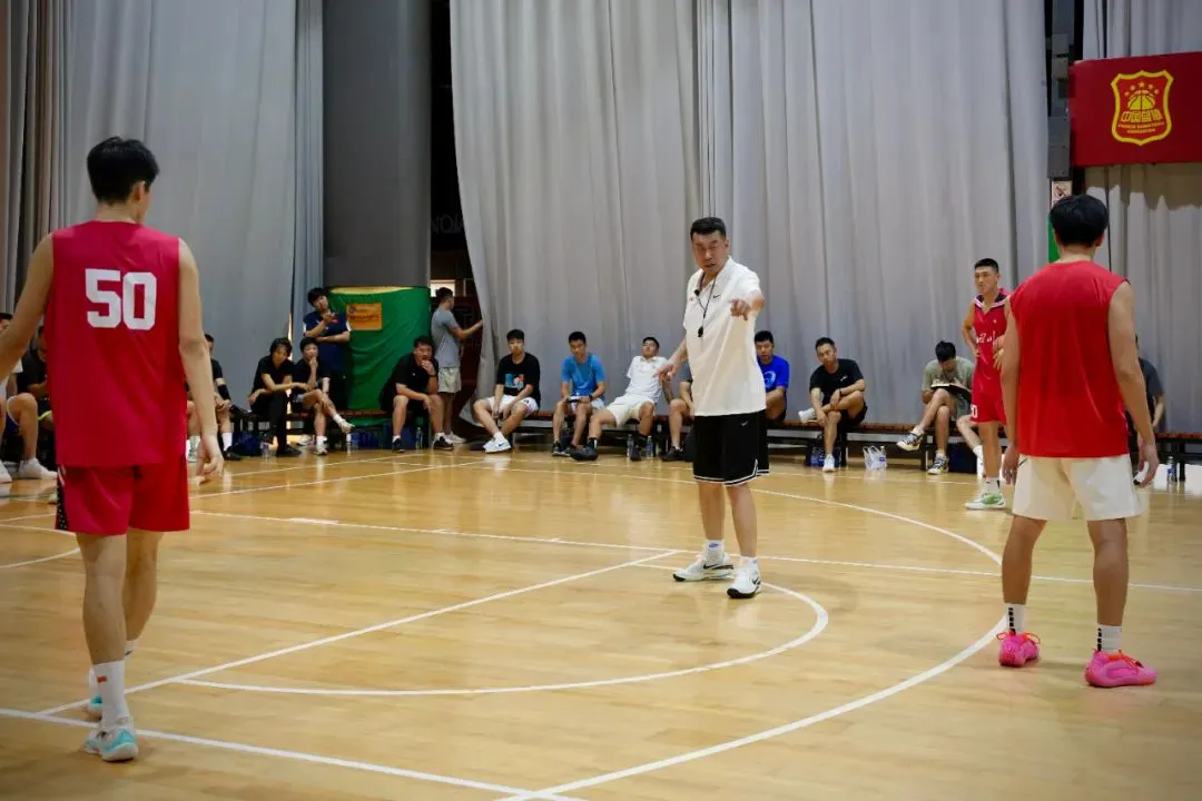 美国篮球训练计划一整套_2